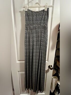 NWOT Tory Burch Navy and White Striped Strapless Maxi Dress. Size Small.